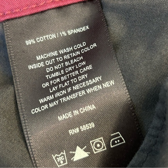 Kut from the Kloth Women's Burgundy Capris - Picture 2 of 6